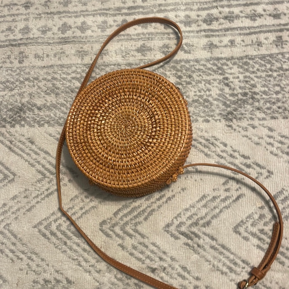 Straw crossbody bag